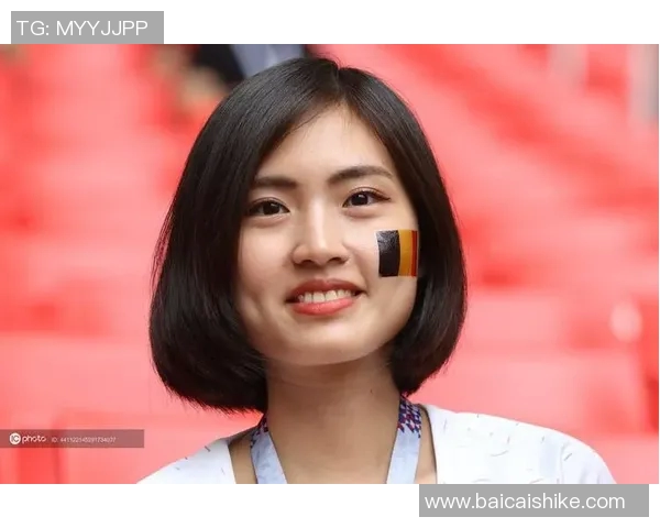 足球明星短发发型女孩的时尚魅力与个性展示